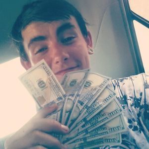 Meet your Posher, Dakota